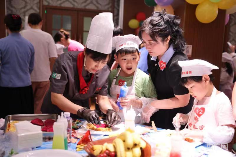 米乐m6安徽蚌埠：首届小小厨师节活动——烹家乡美食、爱家乡文化(图1)